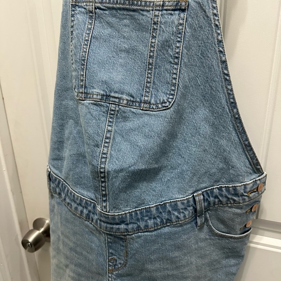 Isabel by Ingrid and Isabel Mini MaternityWomen's Light wash Denim Overalls Sz 6 - Picture 4 of 8